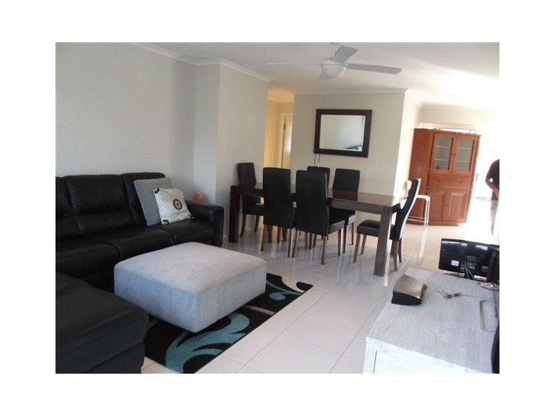 2/13 Marsupial Drive, Coombabah QLD 4216