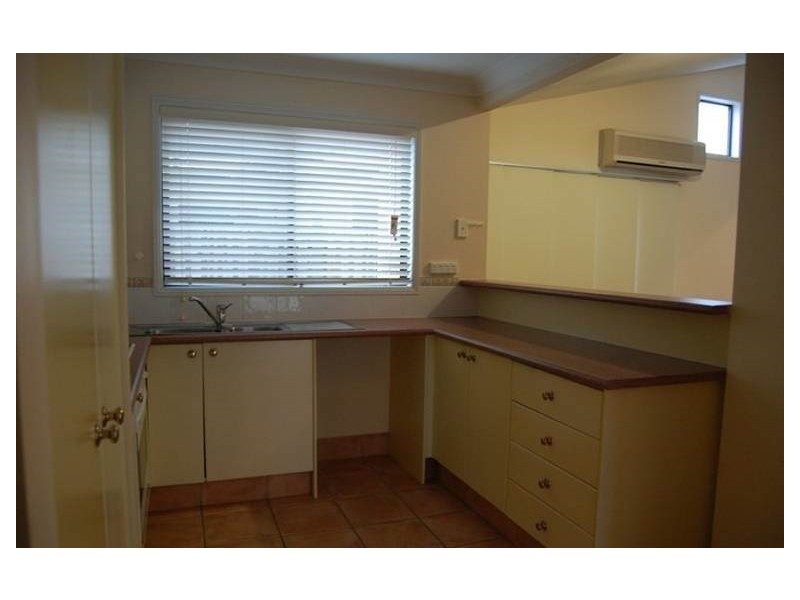 2/15 Lee Road, Runaway Bay QLD 4216