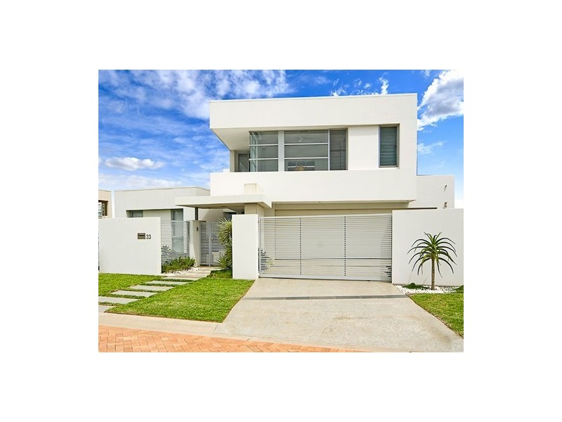 33 Knightsbridge Parade East, Sovereign Islands QLD 4216