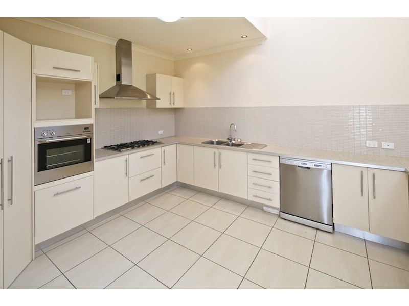 69 East Quay Drive, Biggera Waters QLD 4216