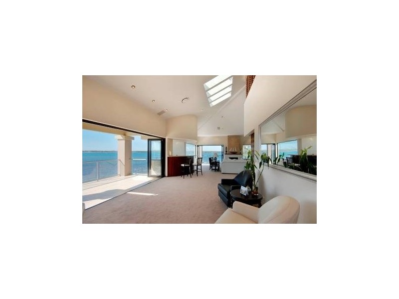 9/36 Oatland Esplanade, Runaway Bay QLD 4216