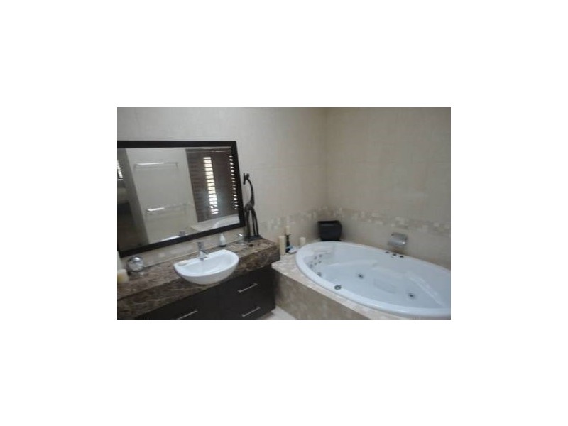 9/36 Oatland Esplanade, Runaway Bay QLD 4216
