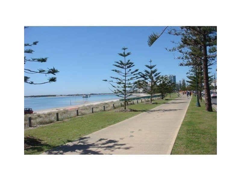 212/392 Marine Parade, Labrador QLD 4215