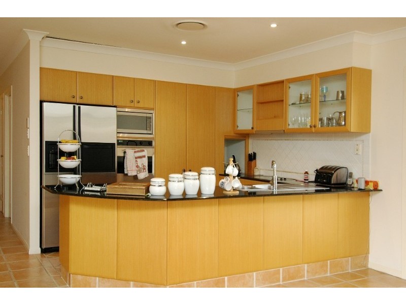 7 Oxford Place, Arundel QLD 4214