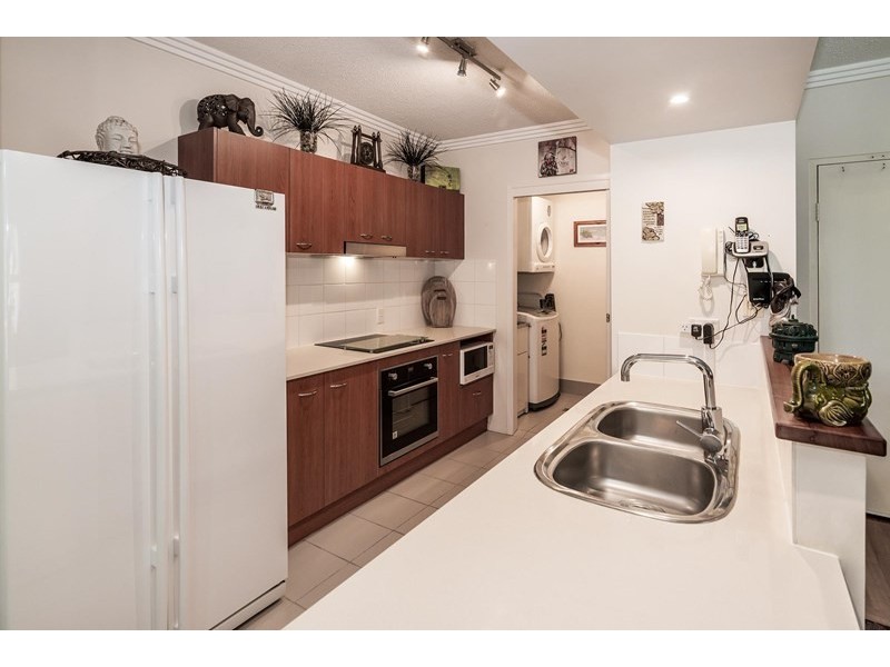 2/2 Oleander Avenue, Biggera Waters QLD 4216