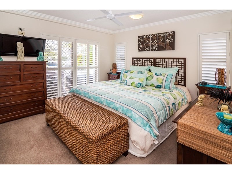 2/2 Oleander Avenue, Biggera Waters QLD 4216