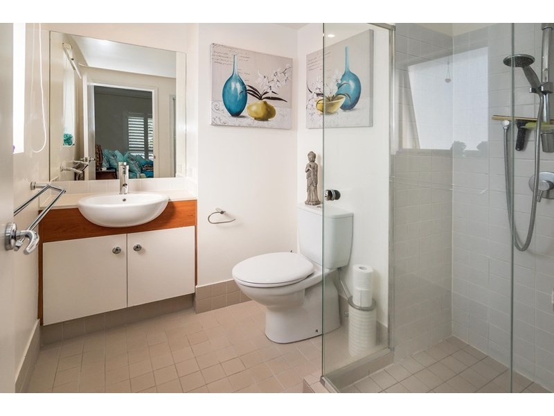 2/2 Oleander Avenue, Biggera Waters QLD 4216