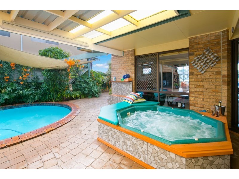 235 Morala Avenue, Runaway Bay QLD 4216