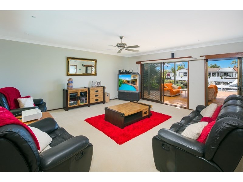 235 Morala Avenue, Runaway Bay QLD 4216