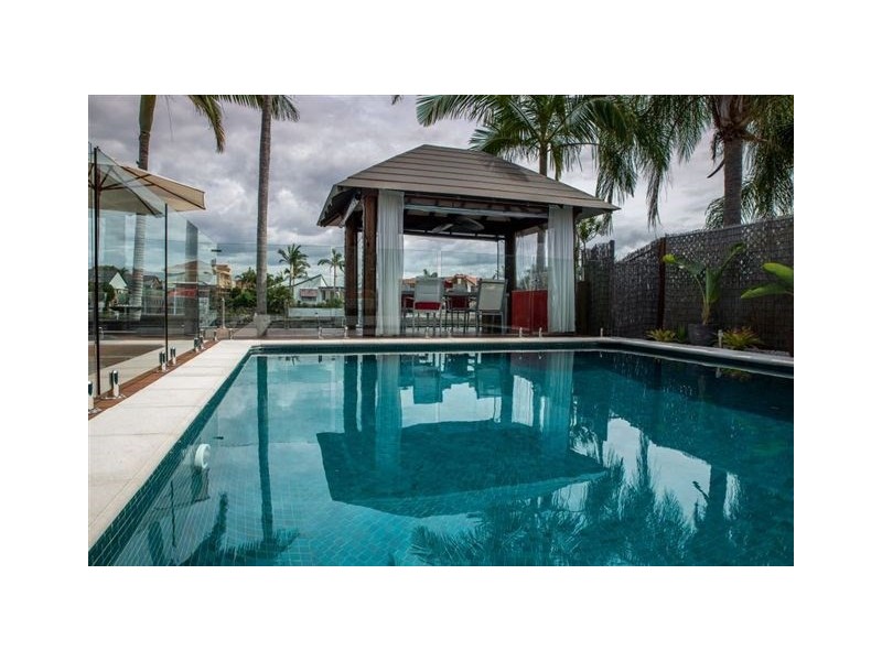 172 Morala Avenue, Runaway Bay QLD 4216