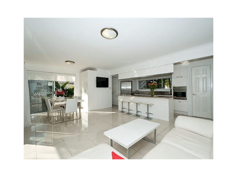 172 Morala Avenue, Runaway Bay QLD 4216