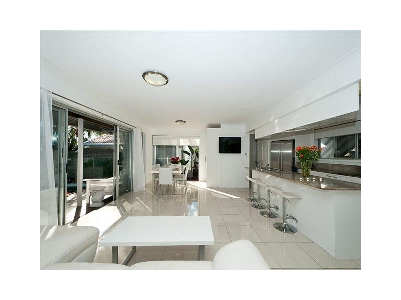 172 Morala Avenue, Runaway Bay QLD 4216