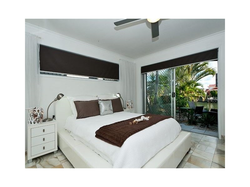 172 Morala Avenue, Runaway Bay QLD 4216