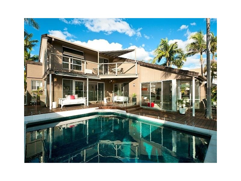 172 Morala Avenue, Runaway Bay QLD 4216