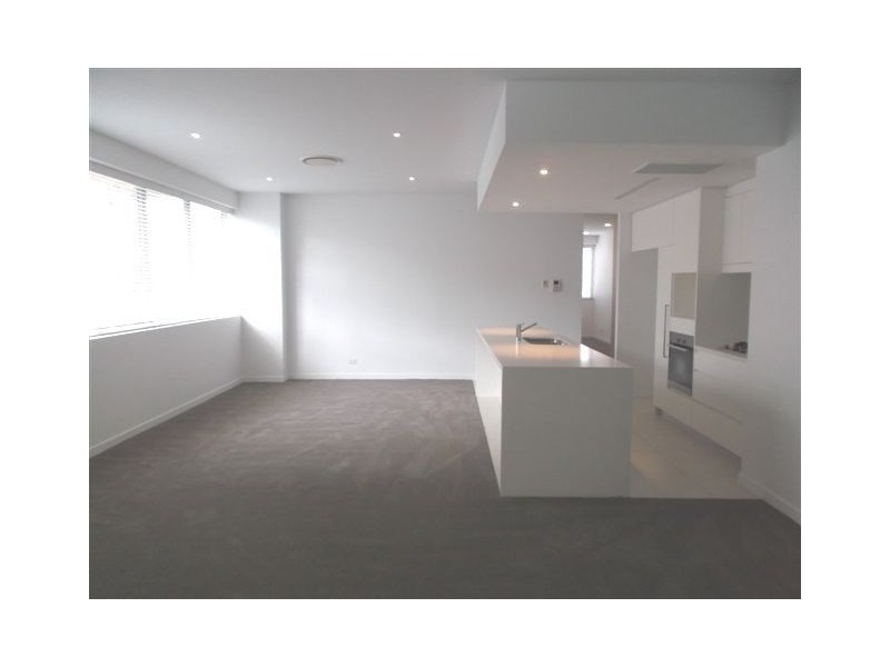 2102/1 Marina Promenade, Paradise Point QLD 4216