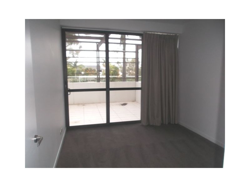 2102/1 Marina Promenade, Paradise Point QLD 4216