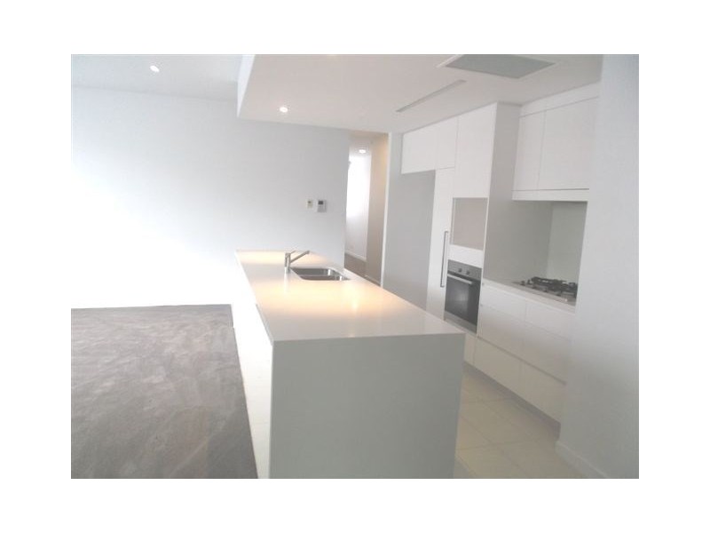 2102/1 Marina Promenade, Paradise Point QLD 4216