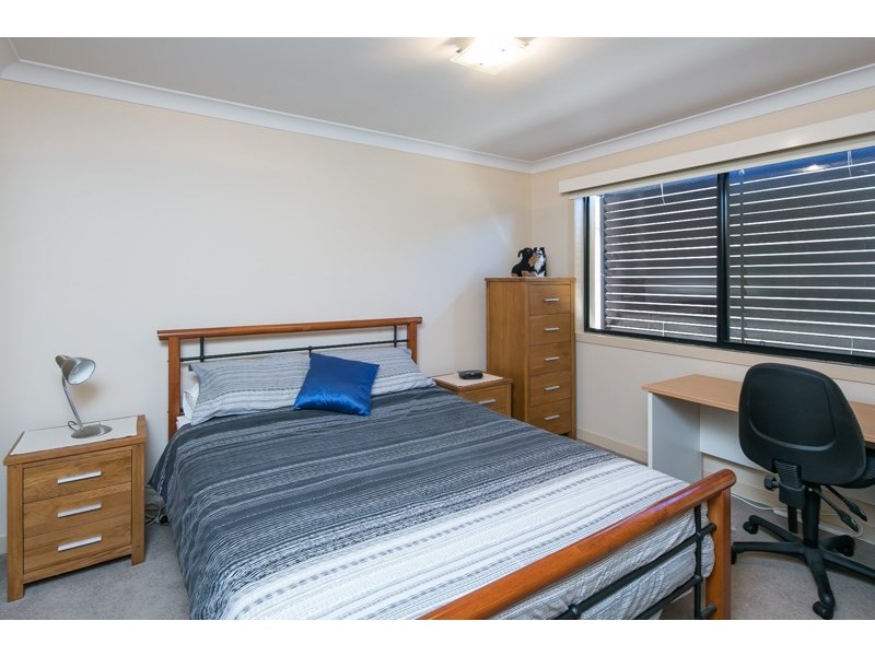 8 Erave Avenue, Runaway Bay QLD 4216