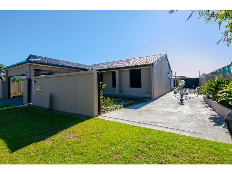 8 Erave Avenue, Runaway Bay QLD 4216