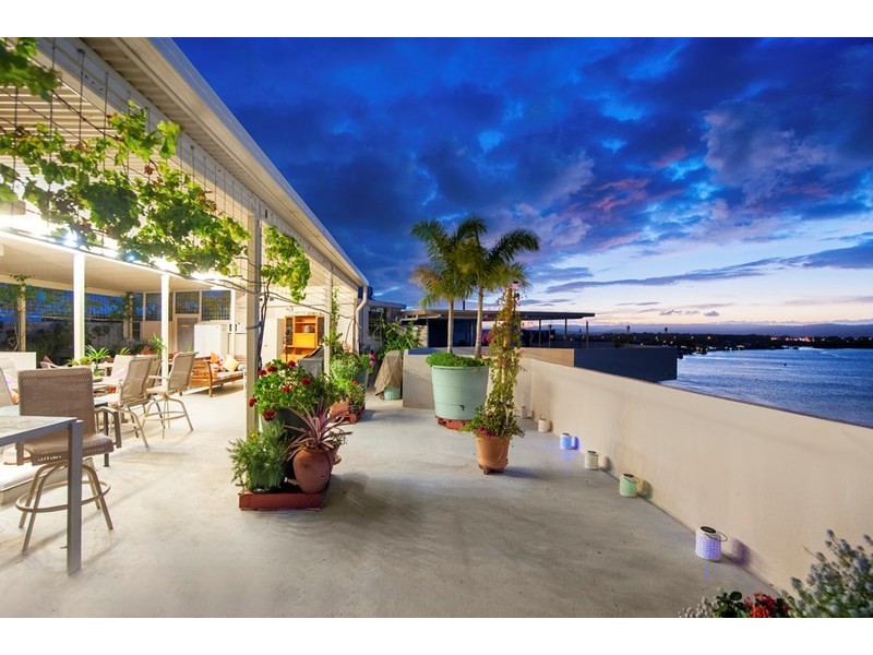 27/8 Paradise Parade, Paradise Point QLD 4216