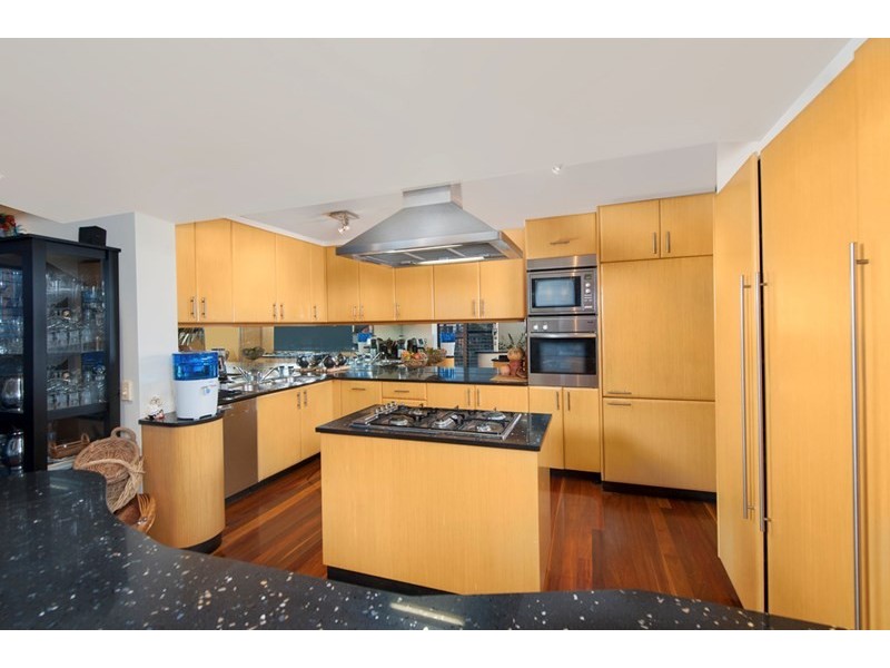 27/8 Paradise Parade, Paradise Point QLD 4216