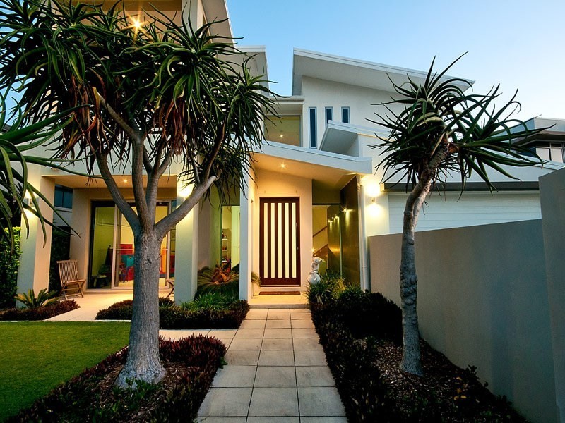 4 Westminster Court, Sovereign Islands QLD 4216