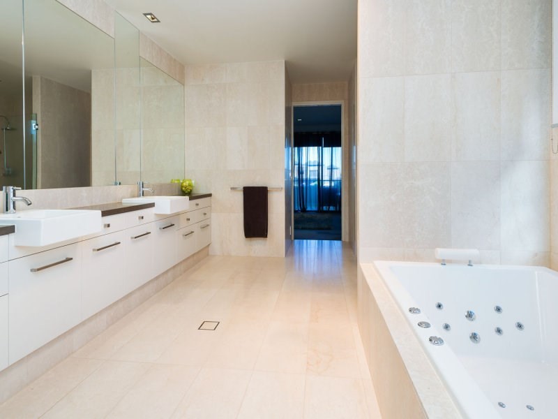 4 Westminster Court, Sovereign Islands QLD 4216