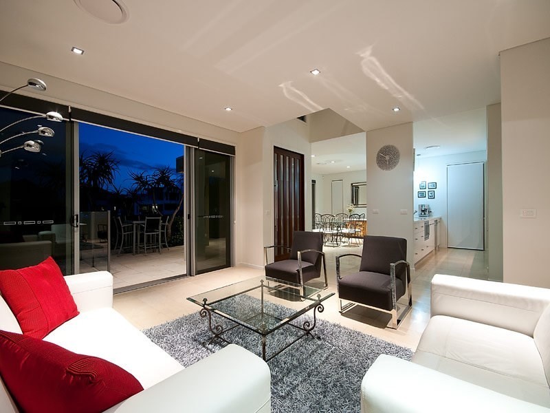 4 Westminster Court, Sovereign Islands QLD 4216