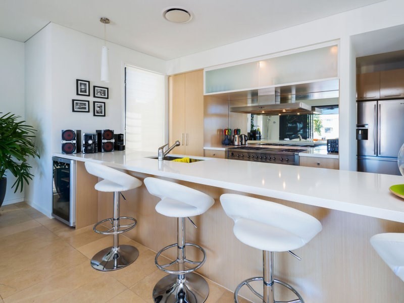 4 Westminster Court, Sovereign Islands QLD 4216