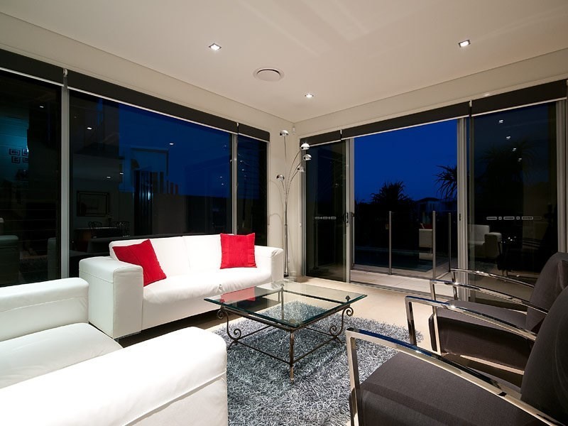 4 Westminster Court, Sovereign Islands QLD 4216