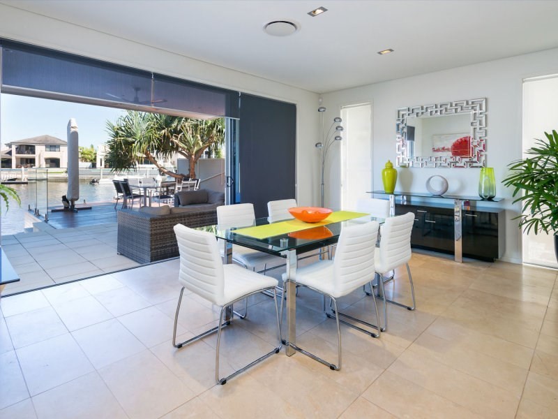 4 Westminster Court, Sovereign Islands QLD 4216