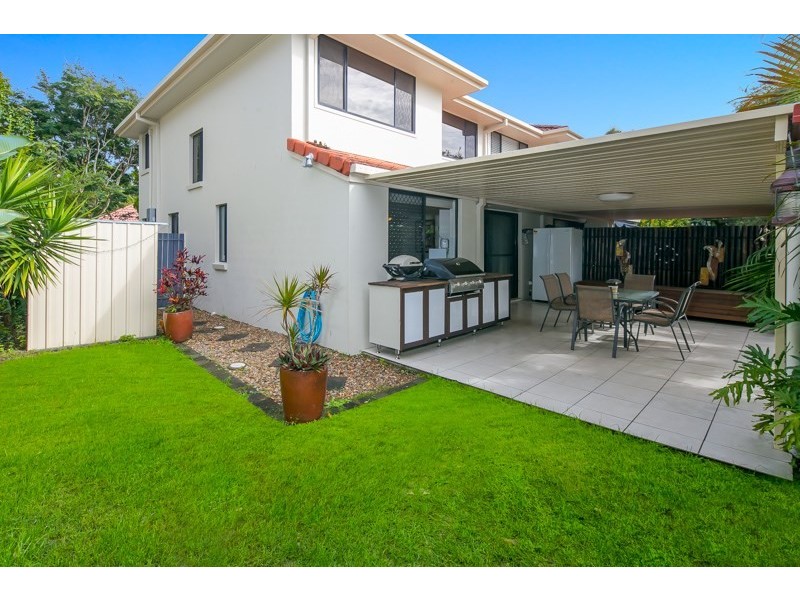 8/153-161 Greenacre Drive, Arundel QLD 4214