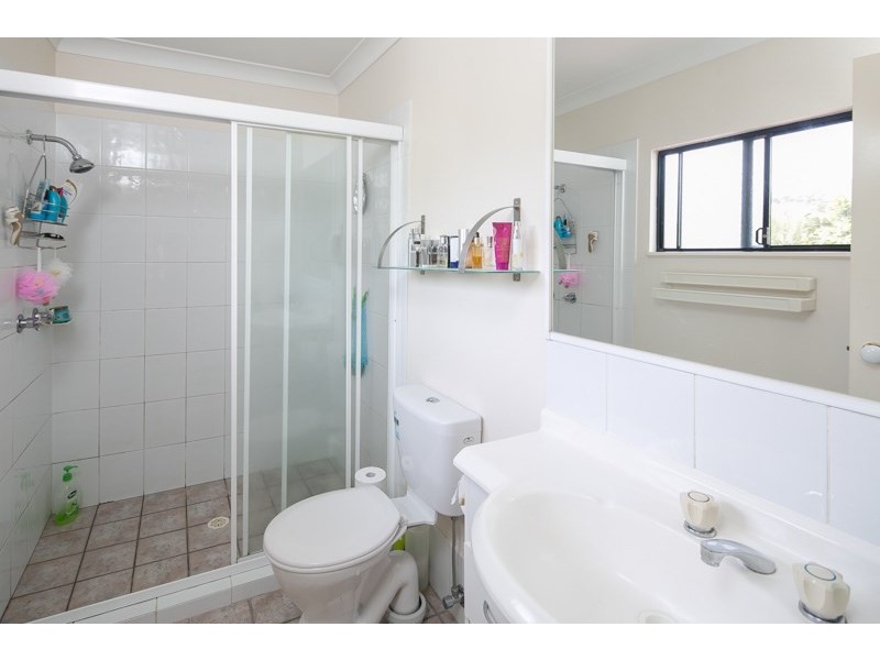 8/153-161 Greenacre Drive, Arundel QLD 4214