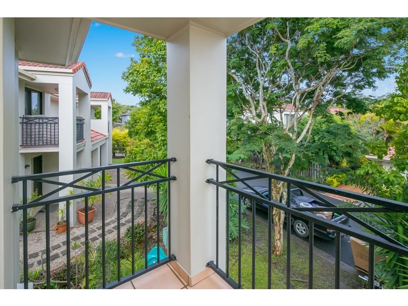 8/153-161 Greenacre Drive, Arundel QLD 4214