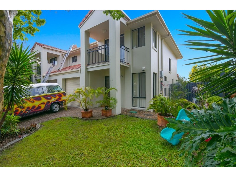 8/153-161 Greenacre Drive, Arundel QLD 4214