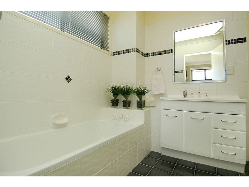 12/548 Marine Parade, Biggera Waters QLD 4216