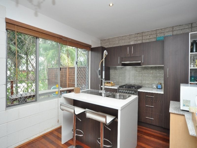 15 Waratah Avenue, Biggera Waters QLD 4216