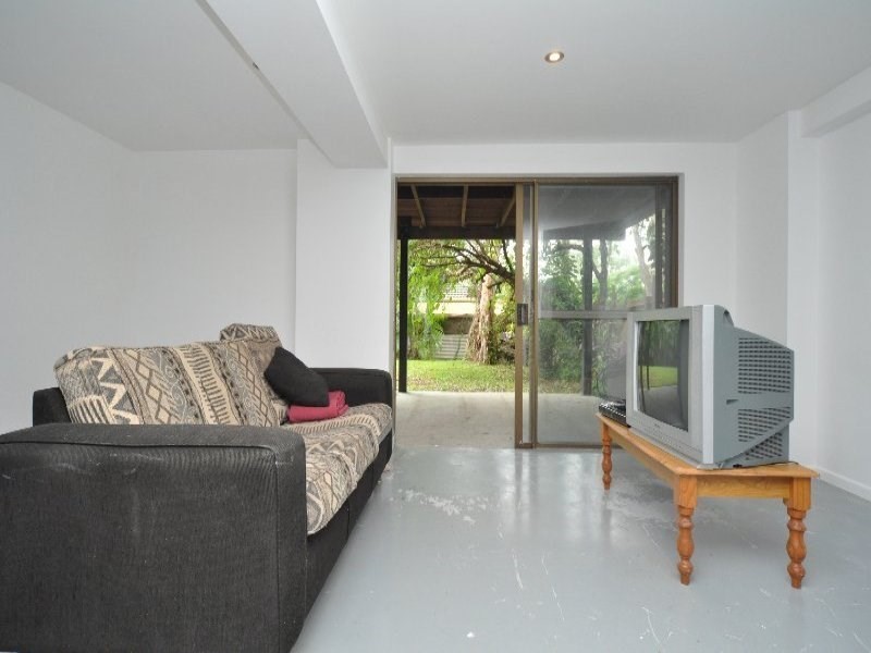 15 Waratah Avenue, Biggera Waters QLD 4216