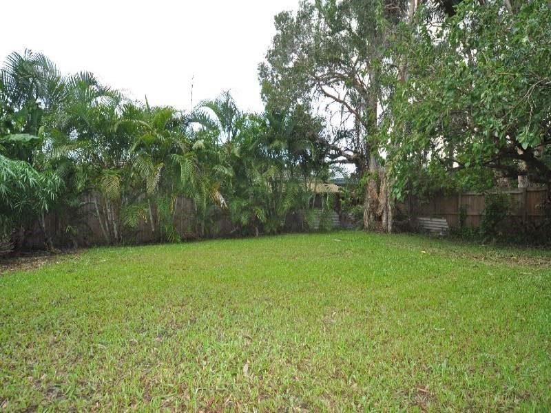15 Waratah Avenue, Biggera Waters QLD 4216