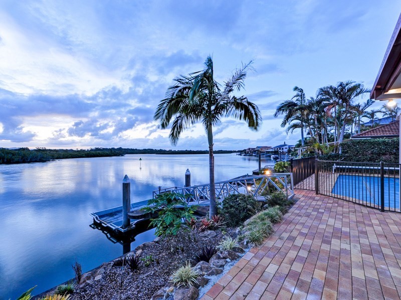 38 Lakefield Crescent, Paradise Point QLD 4216