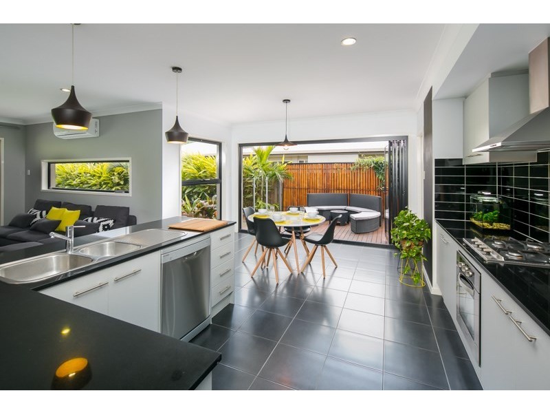 21 Homestead Circuit, Maudsland QLD 4210