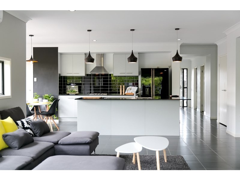 21 Homestead Circuit, Maudsland QLD 4210