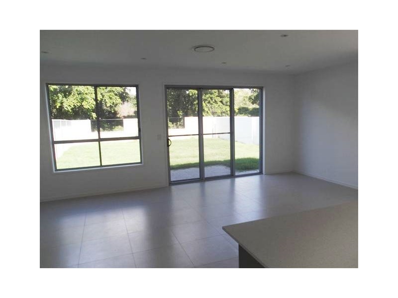 2/8 Compass Drive, Biggera Waters QLD 4216