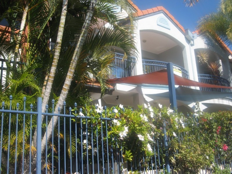 72 John Lund Drive, Hope Island QLD 4212