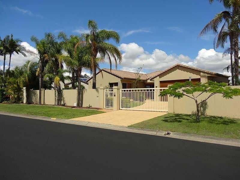 6 Nirvana Court, Runaway Bay QLD 4216