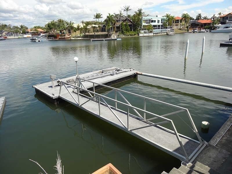 6 Nirvana Court, Runaway Bay QLD 4216