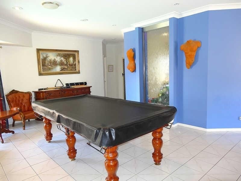 6 Nirvana Court, Runaway Bay QLD 4216