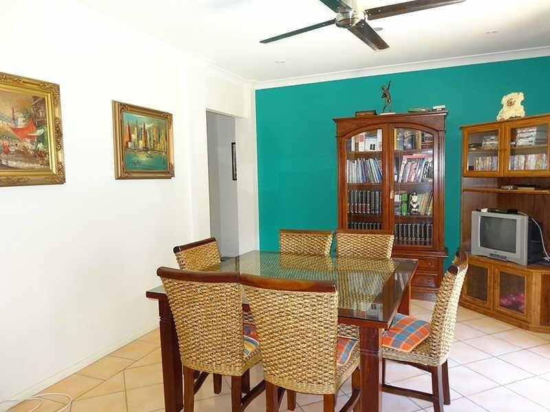 6 Nirvana Court, Runaway Bay QLD 4216