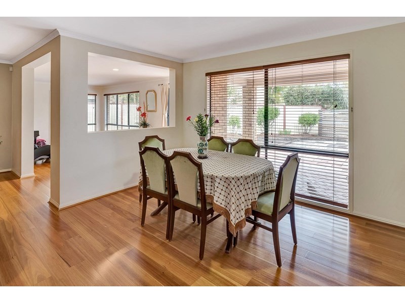 5 Wattlebrush Grove, Molendinar QLD 4214