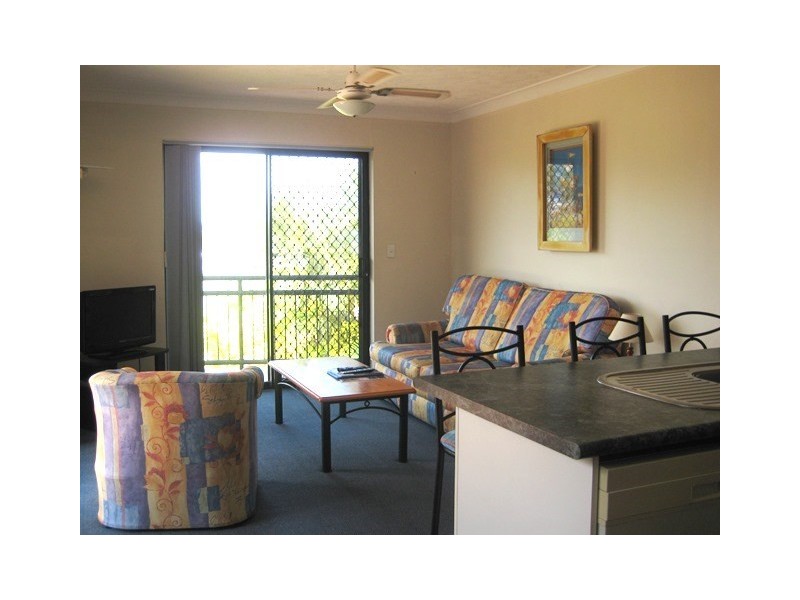 27/10-12 Bath Streeet, Labrador QLD 4215